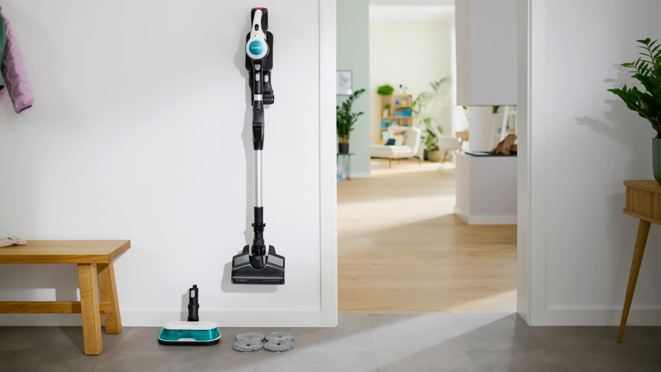 Bosch BCS71HYG1 2'si 1 arada Süpürme ve Silme Unlimited 7 ProHygienic Aqua Beyaz