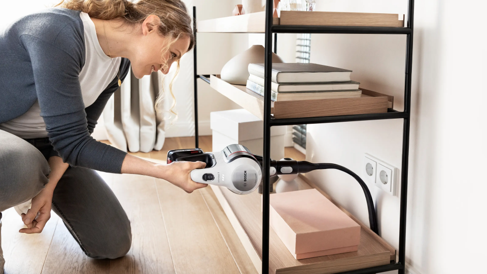 Bosch BCS711XXL Şarjlı Süpürge Unlimited 7 Beyaz