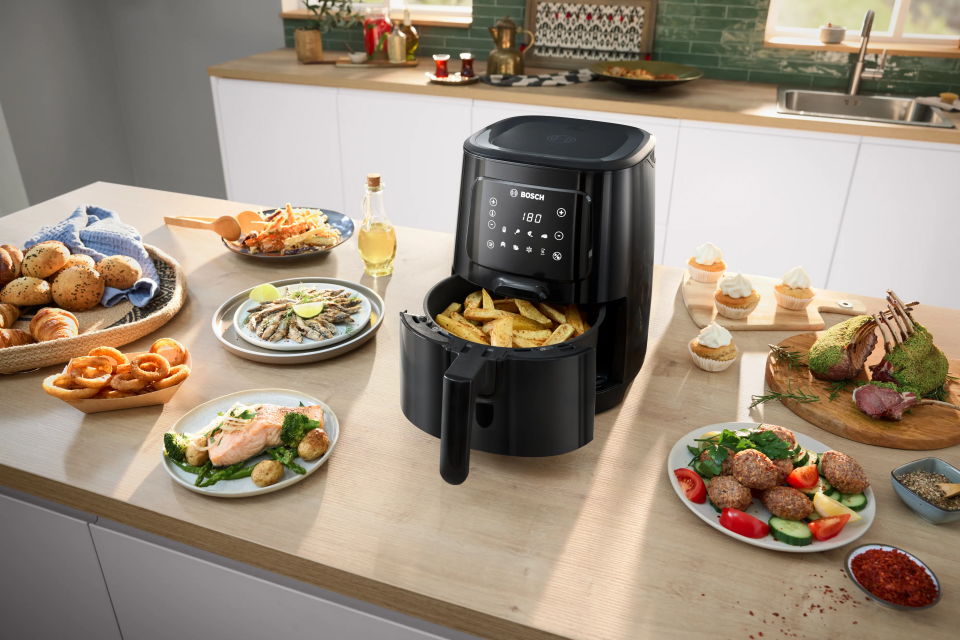 Bosch MAF240B0 Sıcak Hava Fritözü Siyah