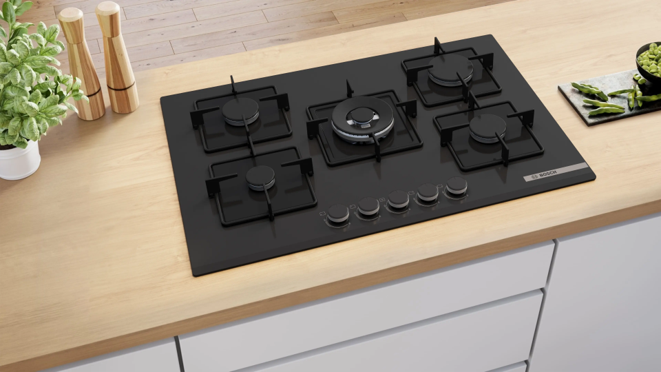 Bosch PNQ7B6P30O Gazlı Ocak 75 cm Sert cam, Siyah